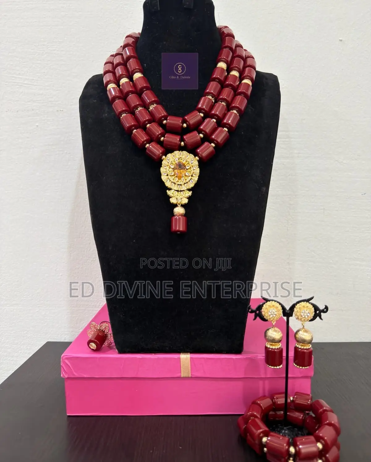 Women’s Traditional Neck Beads