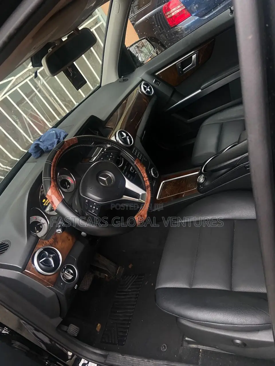 Mercedes-Benz GLK-Class Base GLK 350 4dr AWD 4MATIC (3.5L 6cyl 7A) 2015