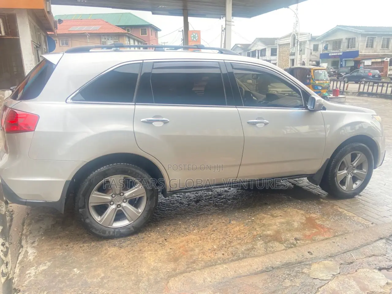 Acura MDX SUV 4dr AWD (3.7L 6cyl 6A) 2011 Silver
