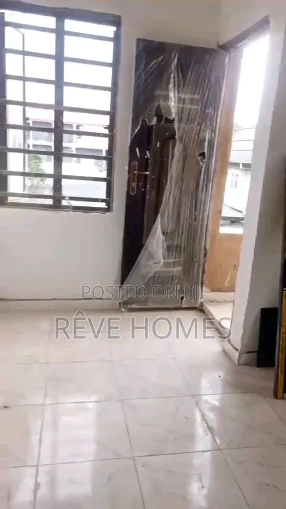 2bdrm Block of Flats in Shomolu / Shomolu for rent