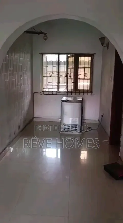 3bdrm Block of Flats in Ifako-Gbagada for rent