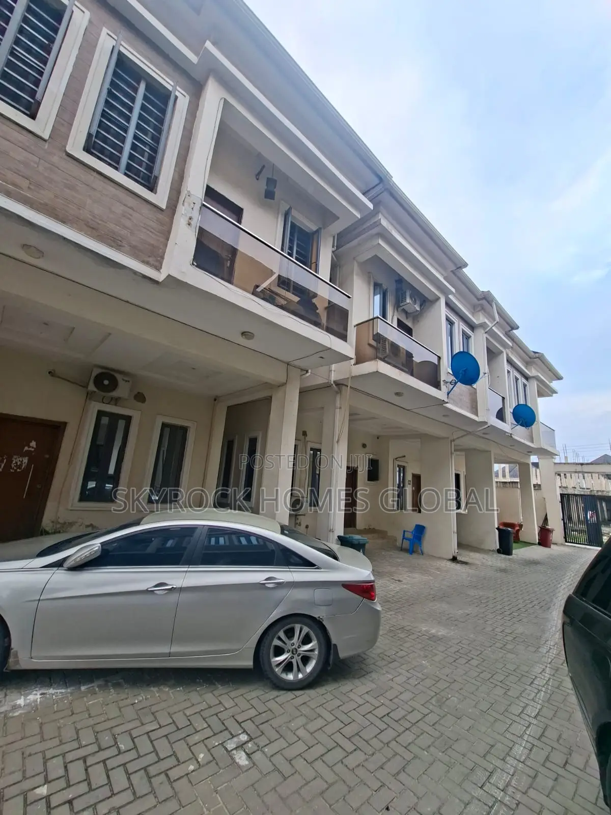 Furnished 4bdrm Duplex in Ikota for rent