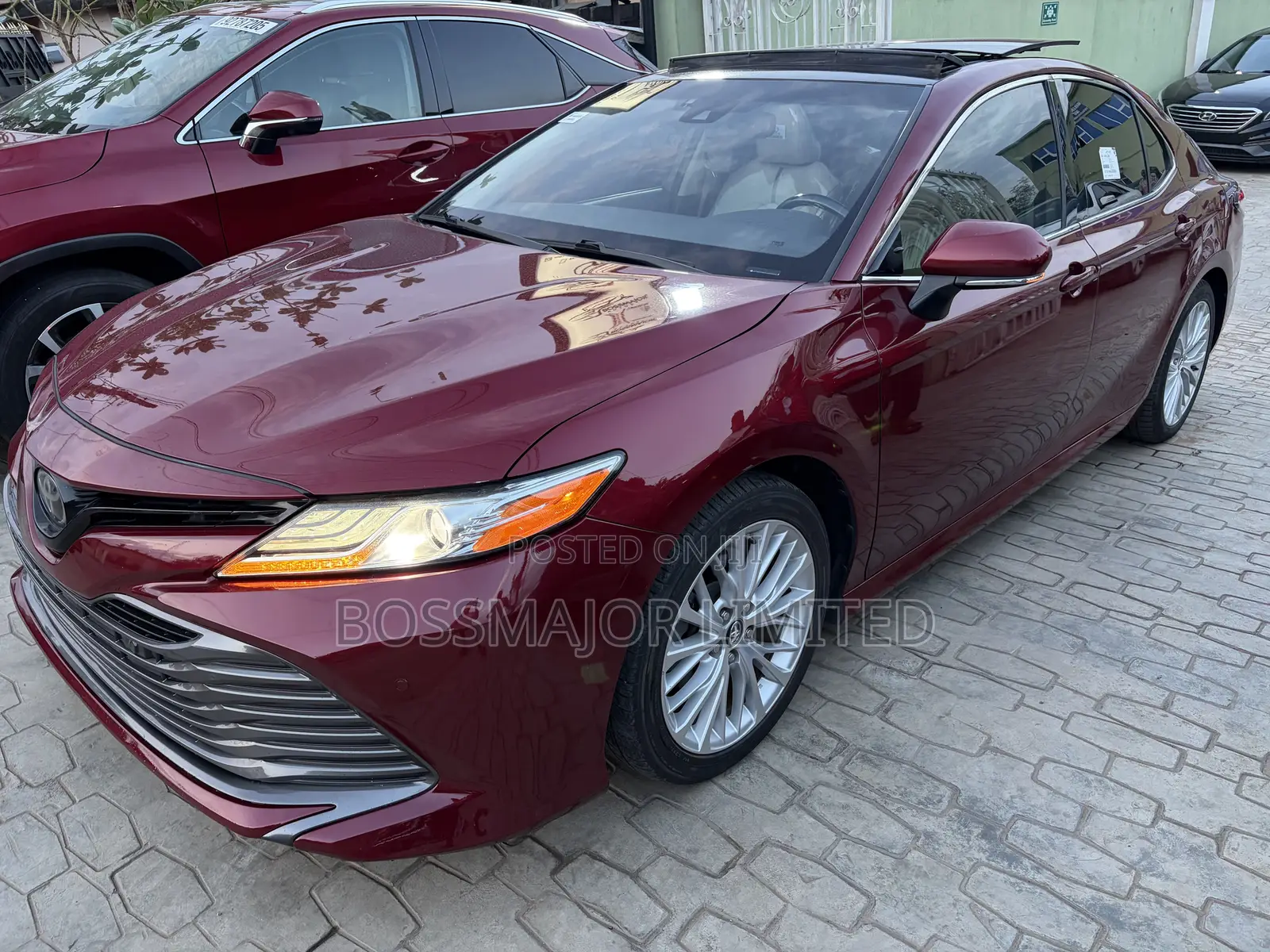 Toyota Camry XLE FWD (2.5L 4cyl 8AM) 2018 Red