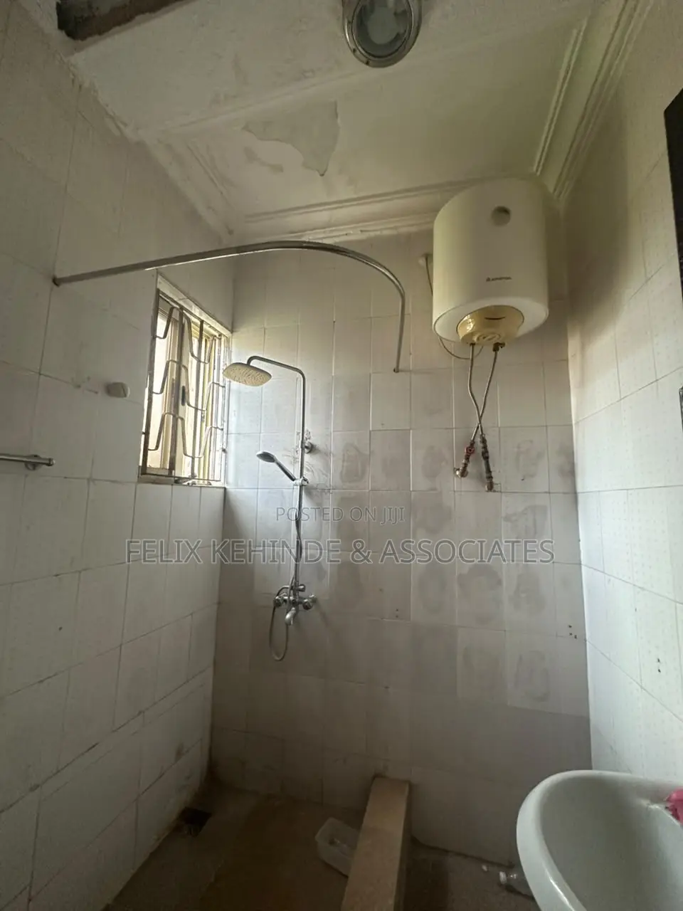 2bdrm Block of Flats in Agodi Estate for rent