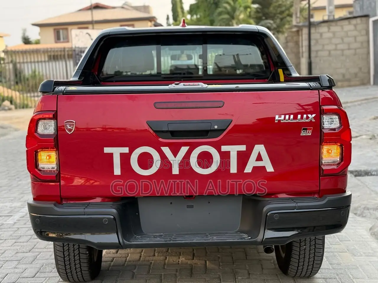 New Toyota Hilux 2023 Red