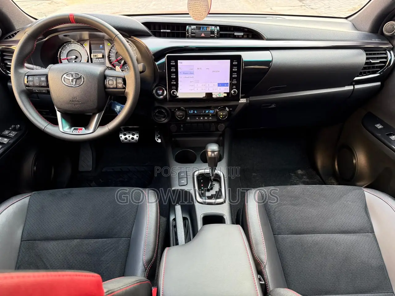 New Toyota Hilux 2023 Red