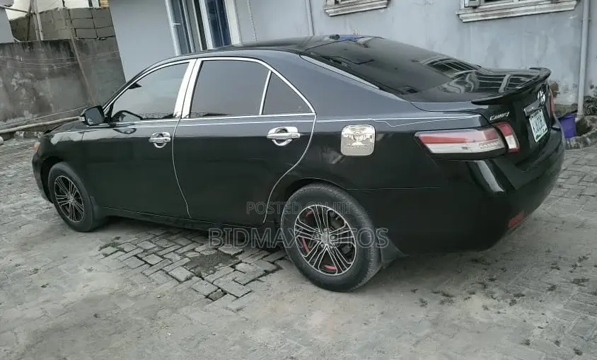 Toyota Camry LE 4dr Sedan (2.5L 4cyl 6A) 2011 Black