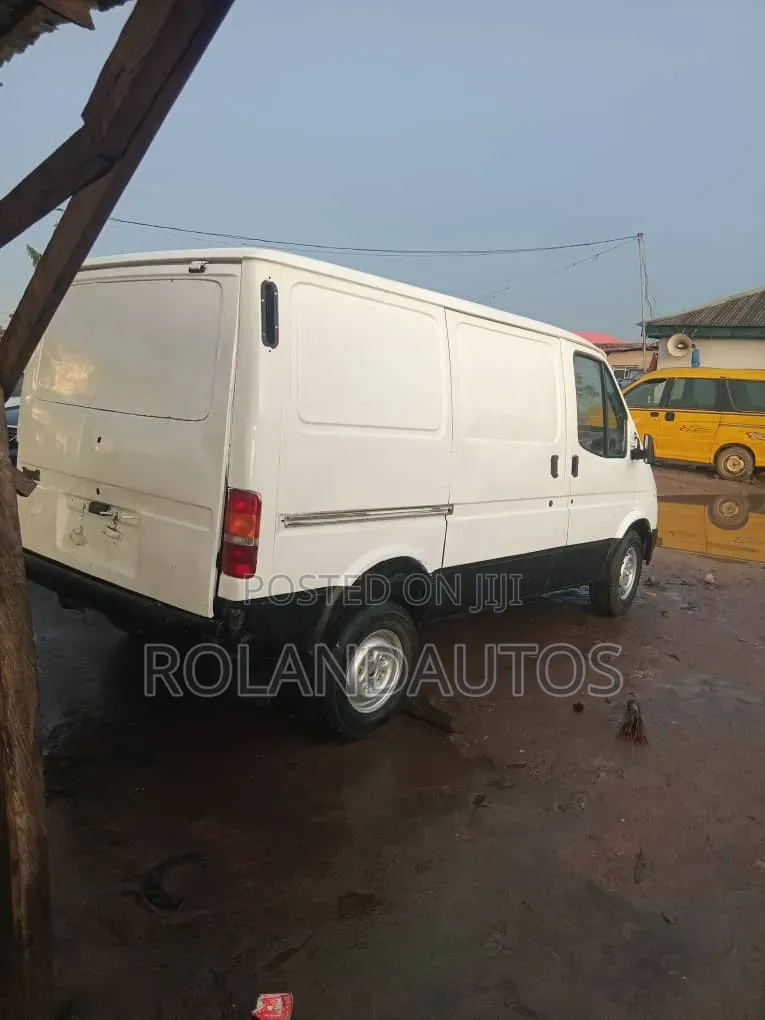 Ford Transit 2002 White
