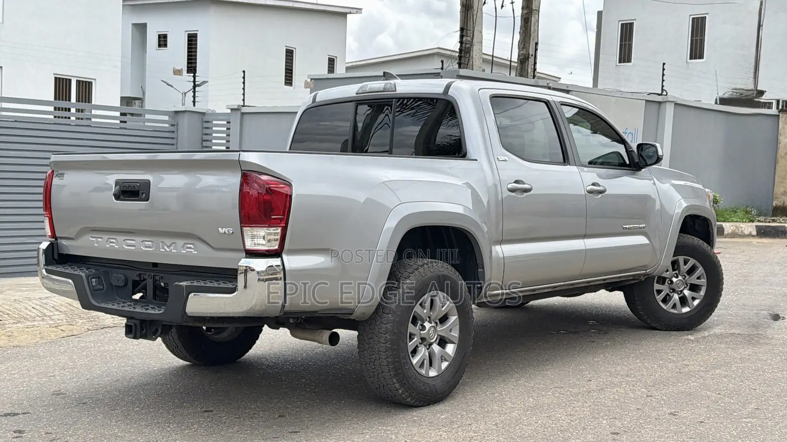 Toyota Tacoma SR5 2017 Silver