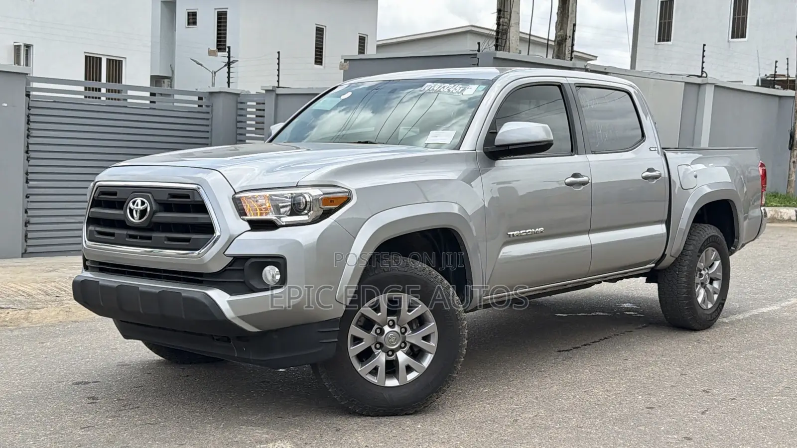 Toyota Tacoma SR5 2017 Silver