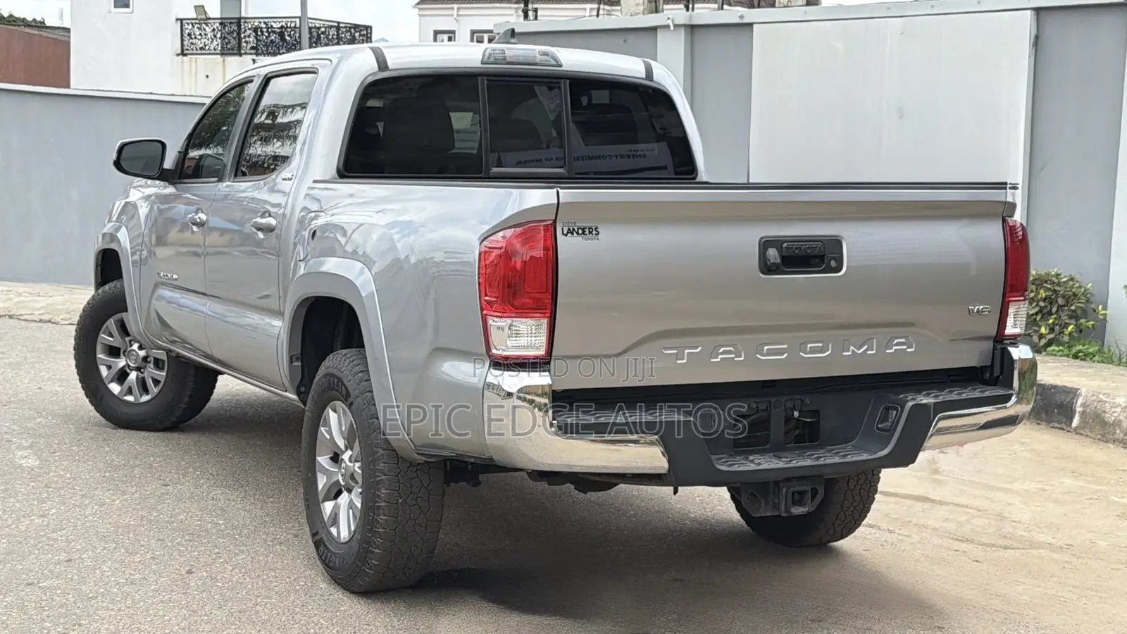 Toyota Tacoma SR5 2017 Silver