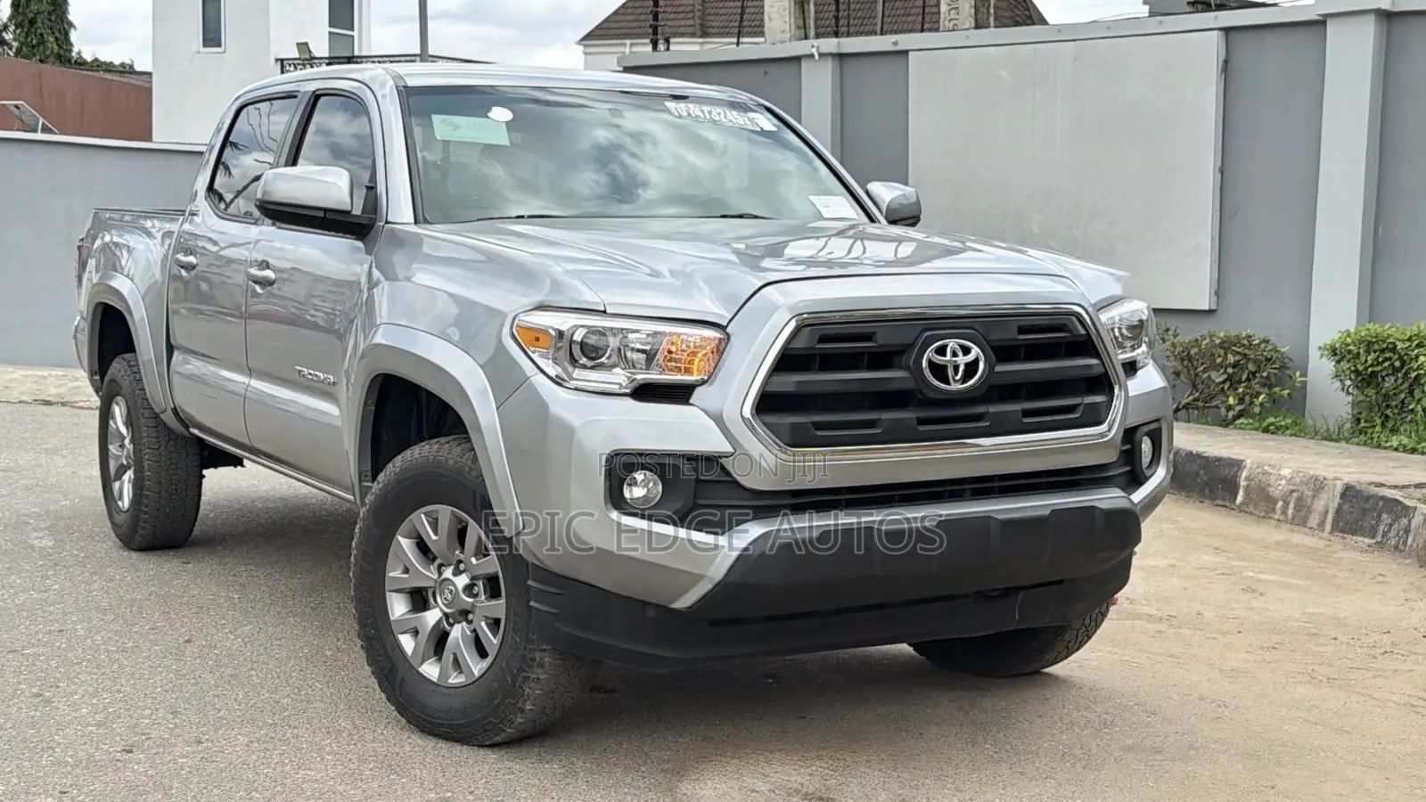 Toyota Tacoma SR5 2017 Silver