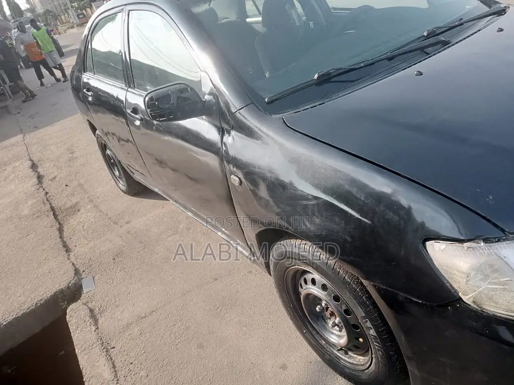 Toyota Corolla LE 2005 Black