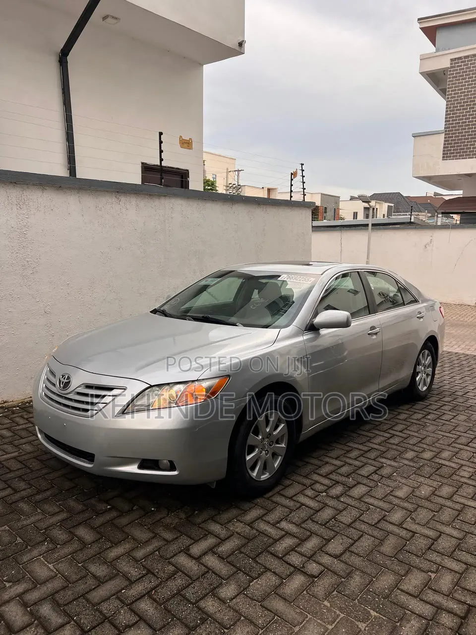 Toyota Camry XLE 4dr Sedan (2.4L 4cyl 5A) 2009 Silver