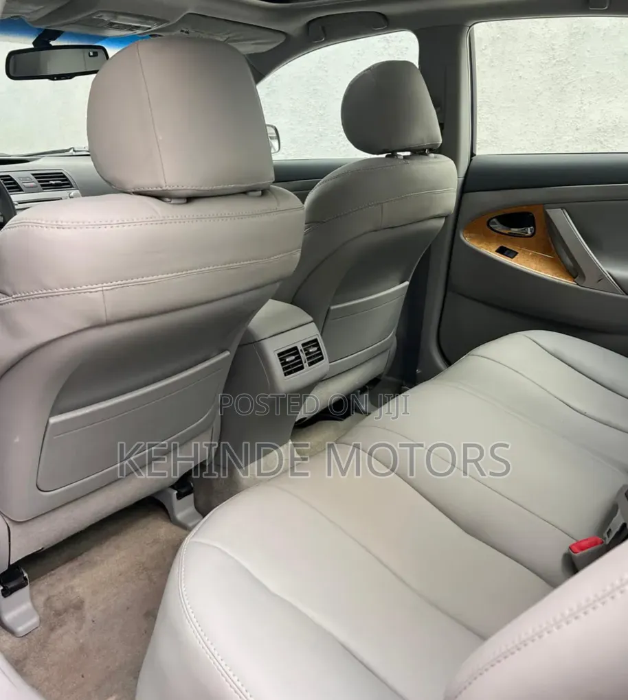 Toyota Camry LE 4dr Sedan (2.4L 4cyl 5A) 2009 Gold