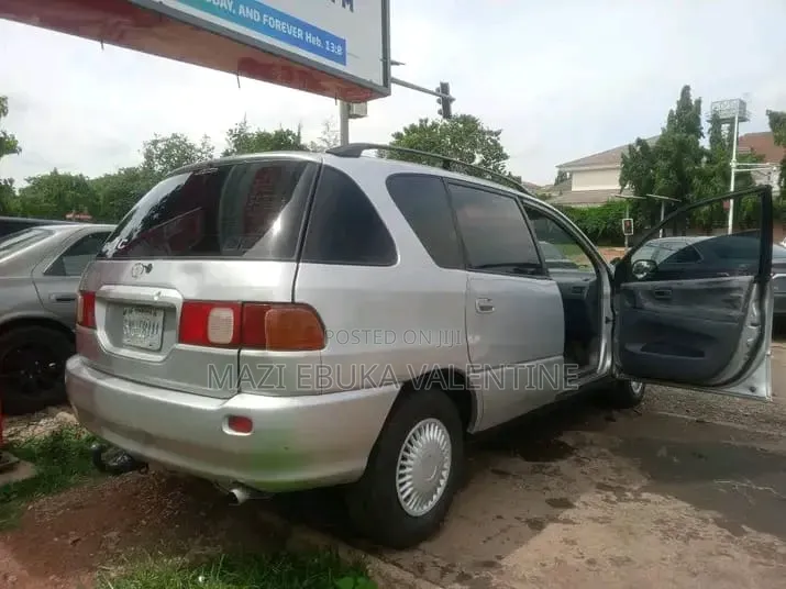 Toyota Picnic 2.0 FWD 2005 Silver