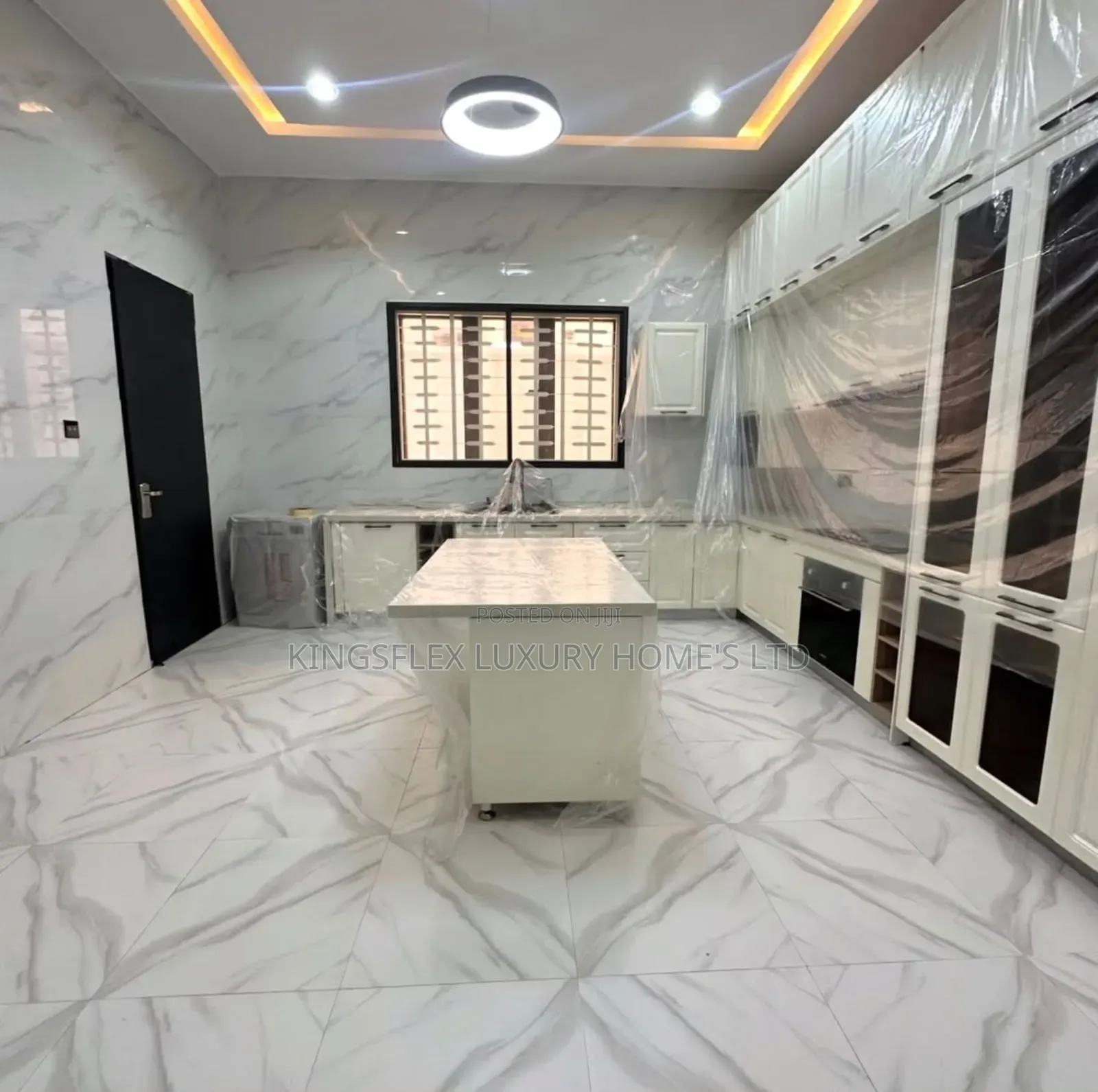5bdrm Duplex in Estate, Apo Resettlement for sale