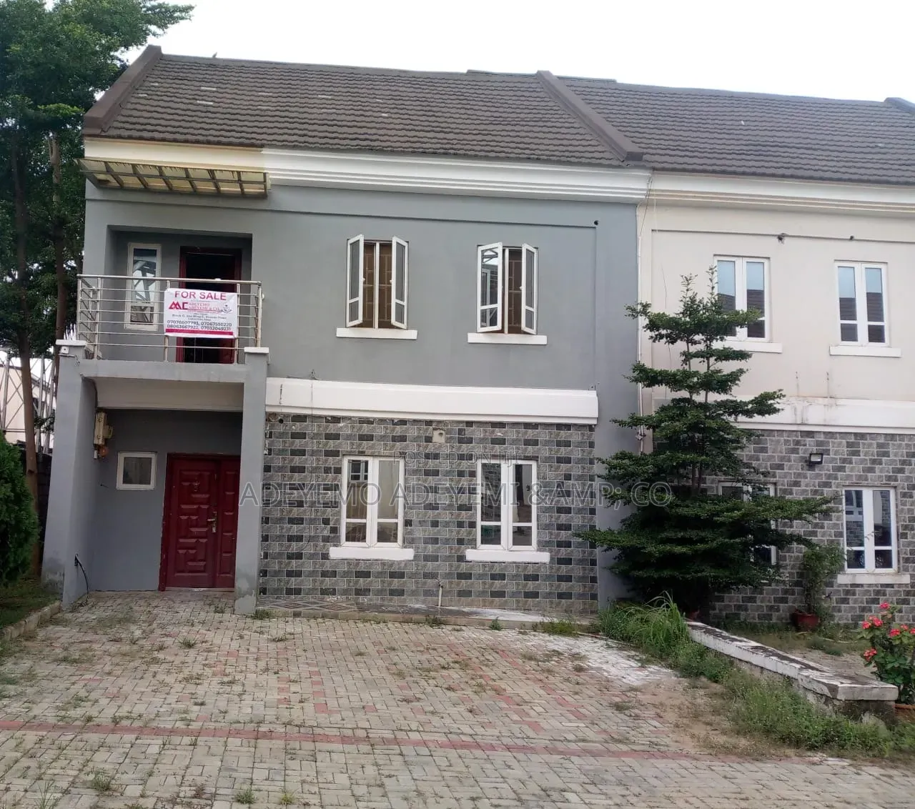 4bdrm Duplex in Rockvale Manors for sale