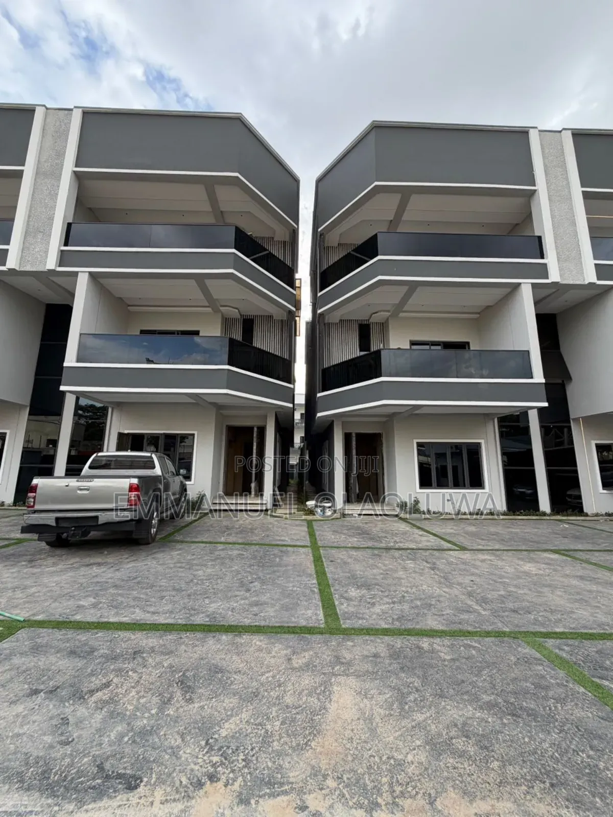 4bdrm Duplex in Utako for sale