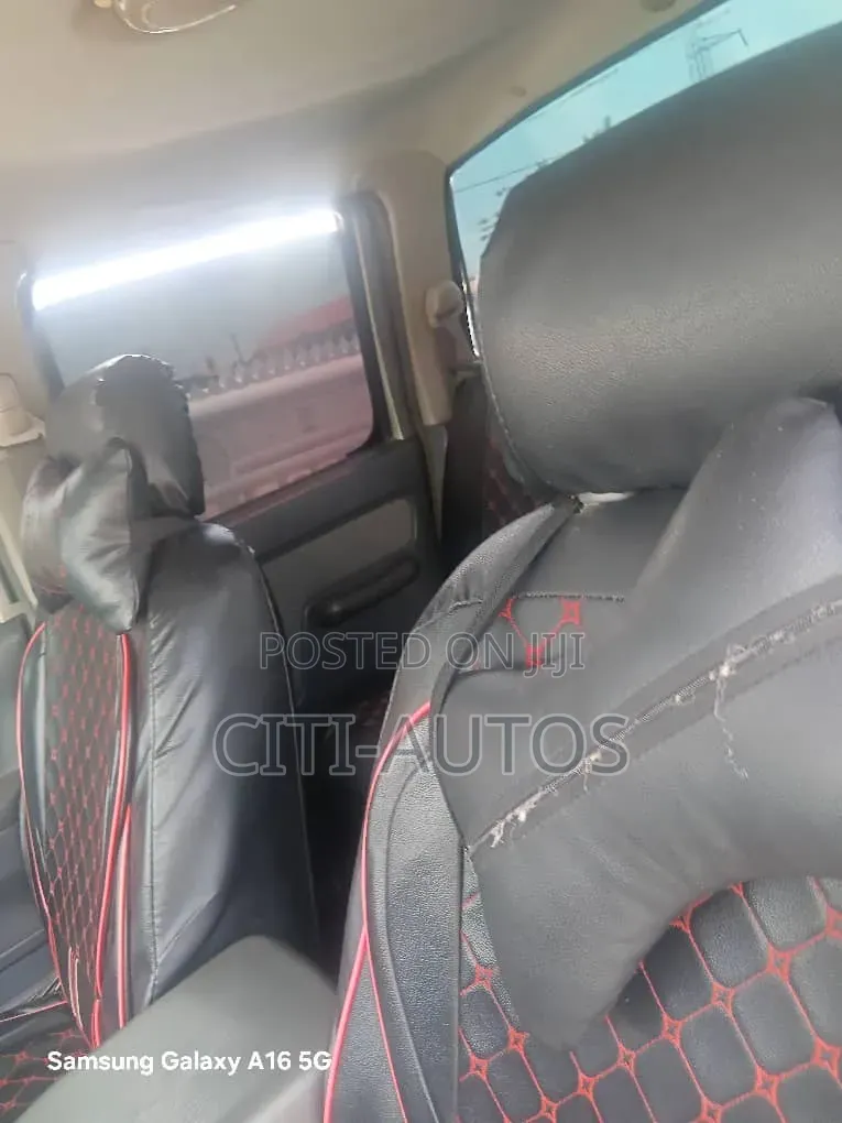 Nissan Frontier 2004 Gray