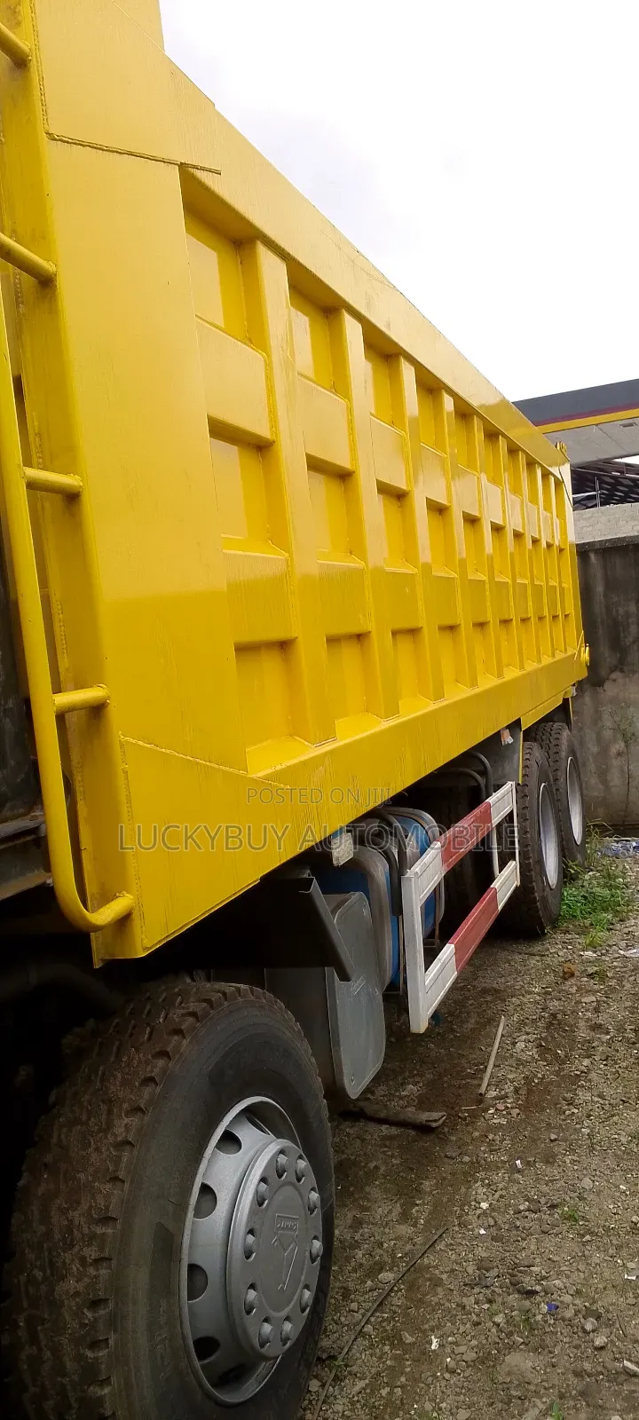 Howo Dump Truck 12 Tyres