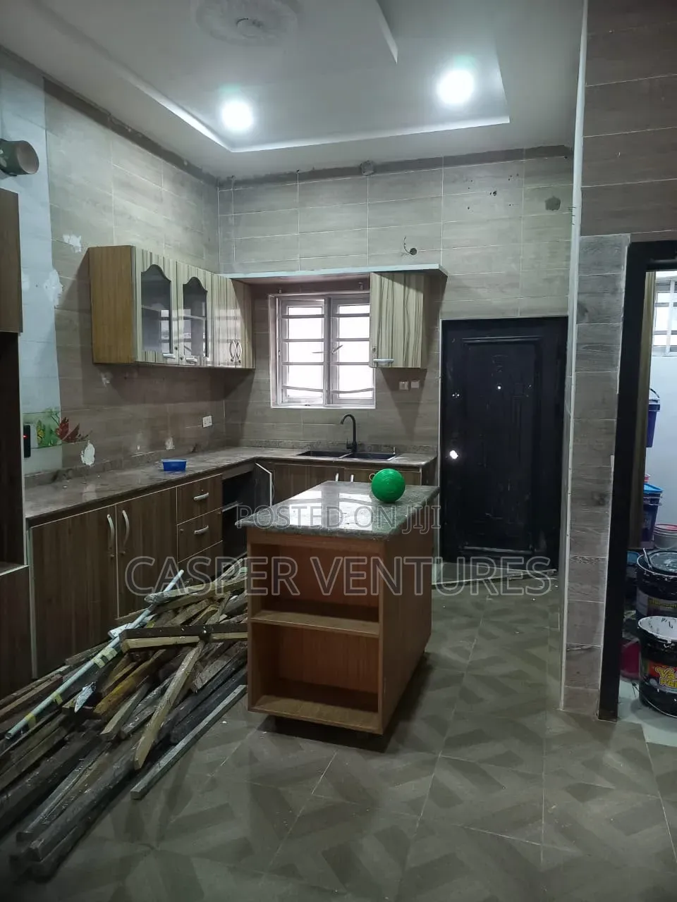 5bdrm Duplex in Osapa London Garden for rent
