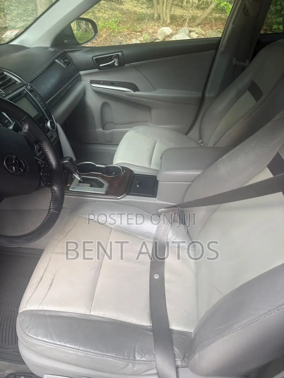 Toyota Camry XLE 4dr Sedan (2.5L 4cyl 6A) 2012 Gray
