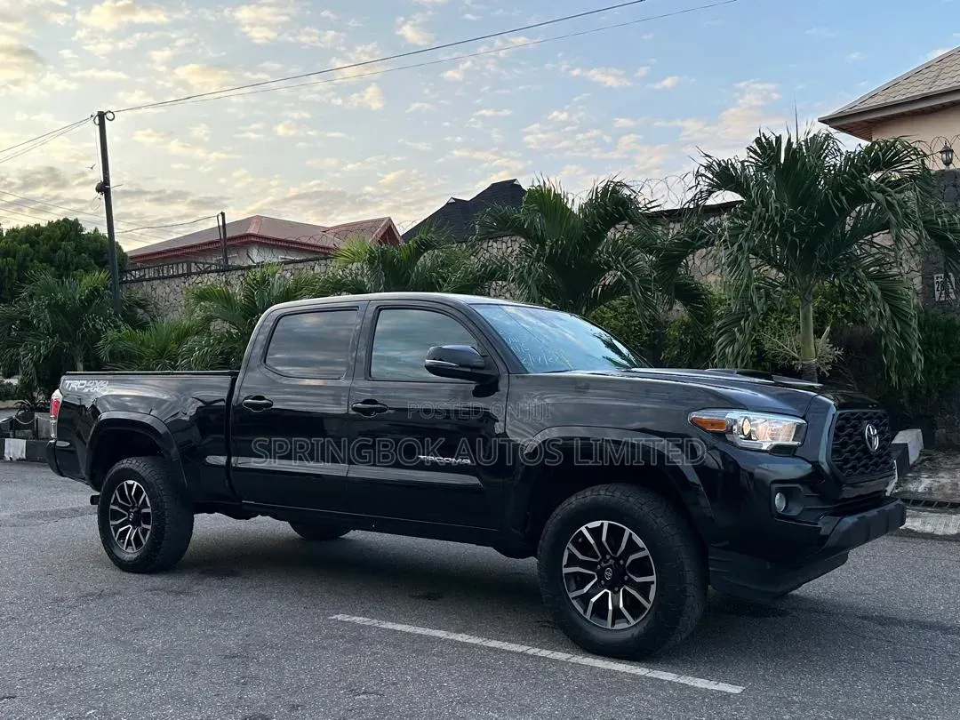 Toyota Tacoma 2020 Black