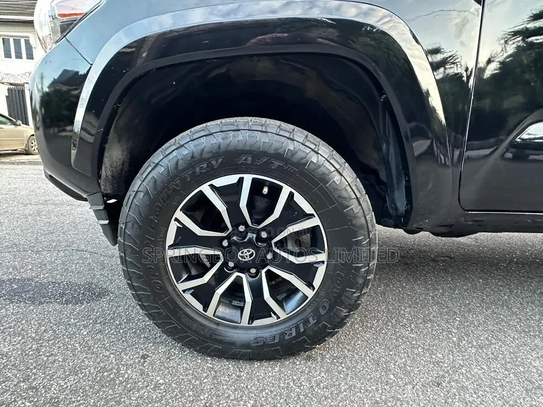 Toyota Tacoma 2020 Black