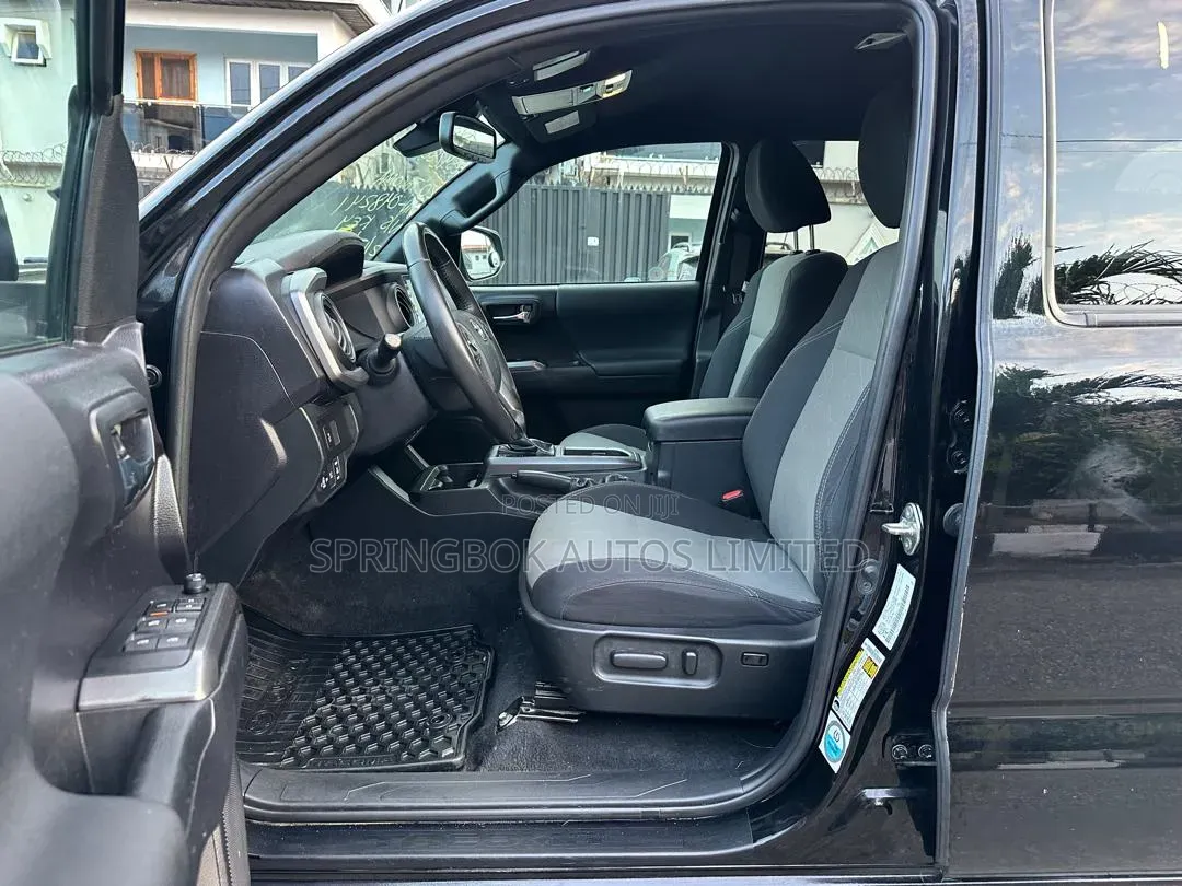 Toyota Tacoma 2020 Black