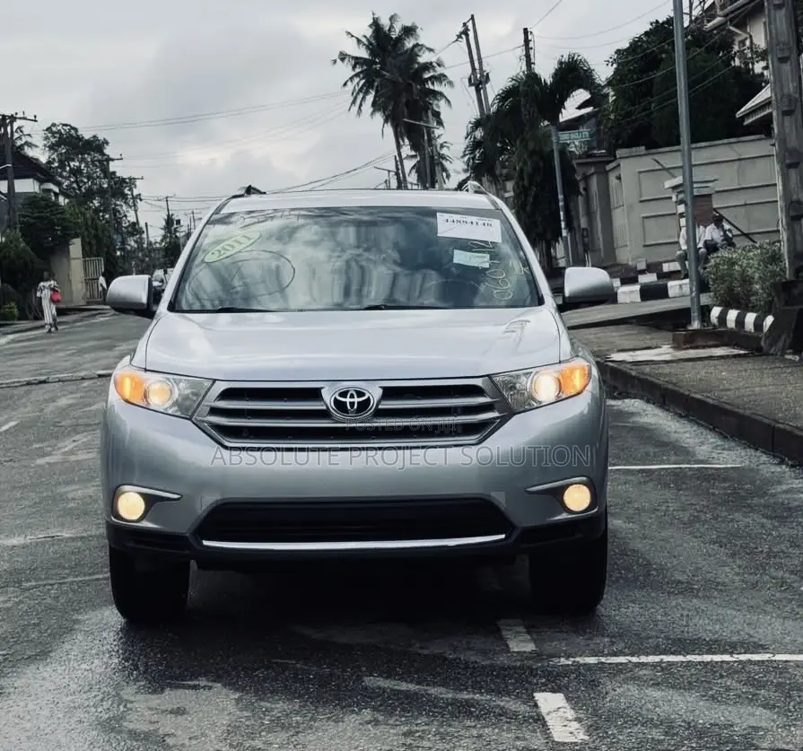Toyota Highlander Limited 2011 Silver