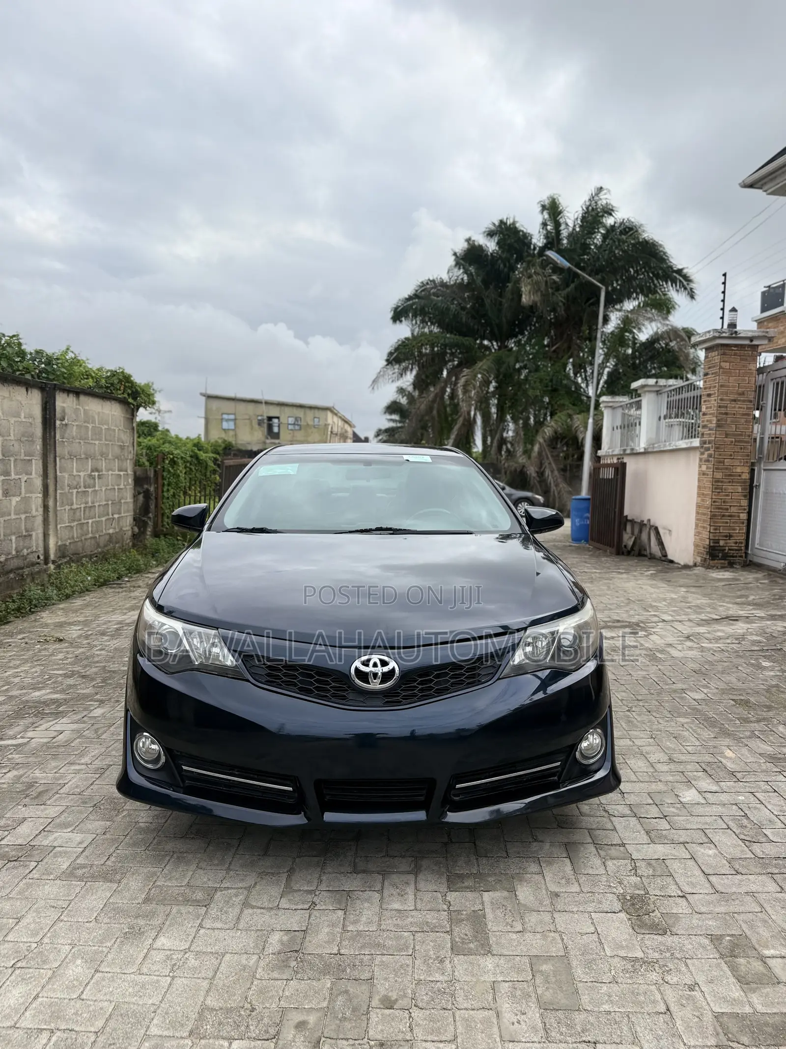 Toyota Camry SE 4dr Sedan (2.5L 4cyl 6A) 2013 Blue