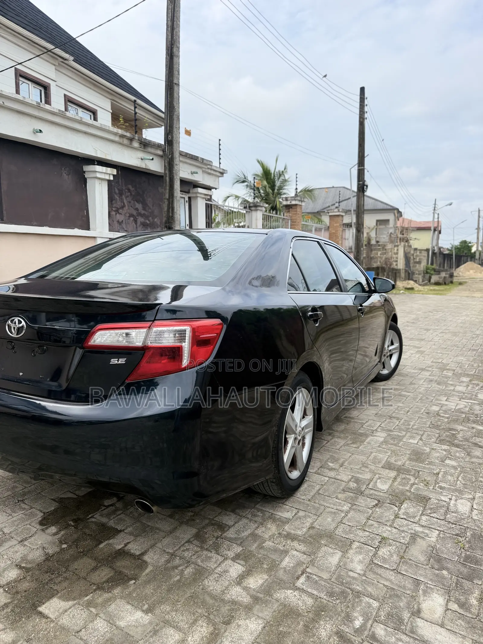Toyota Camry SE 4dr Sedan (2.5L 4cyl 6A) 2013 Blue