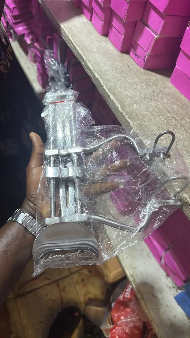 Balfour Retractor