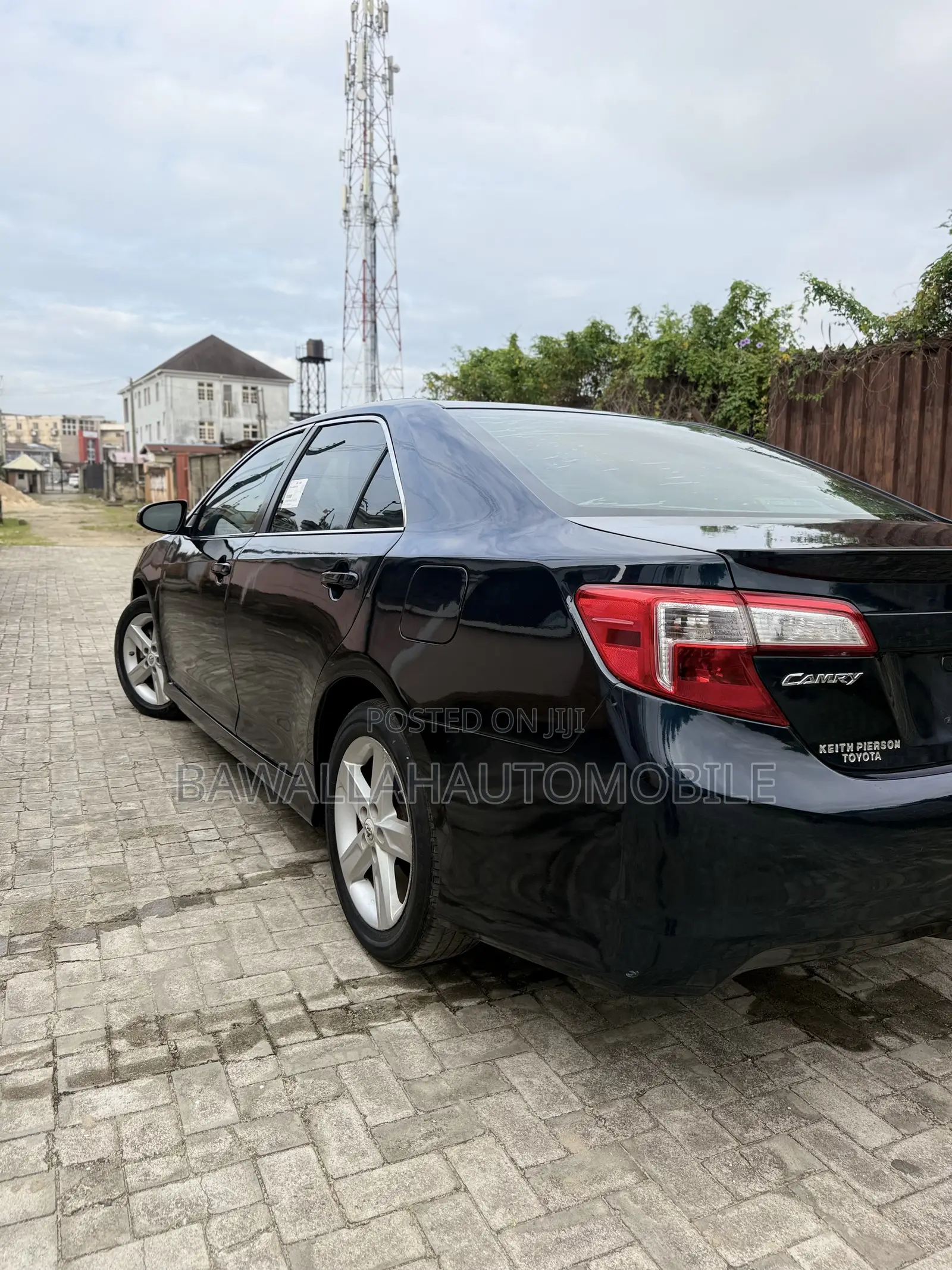 Toyota Camry SE 4dr Sedan (2.5L 4cyl 6A) 2013 Blue