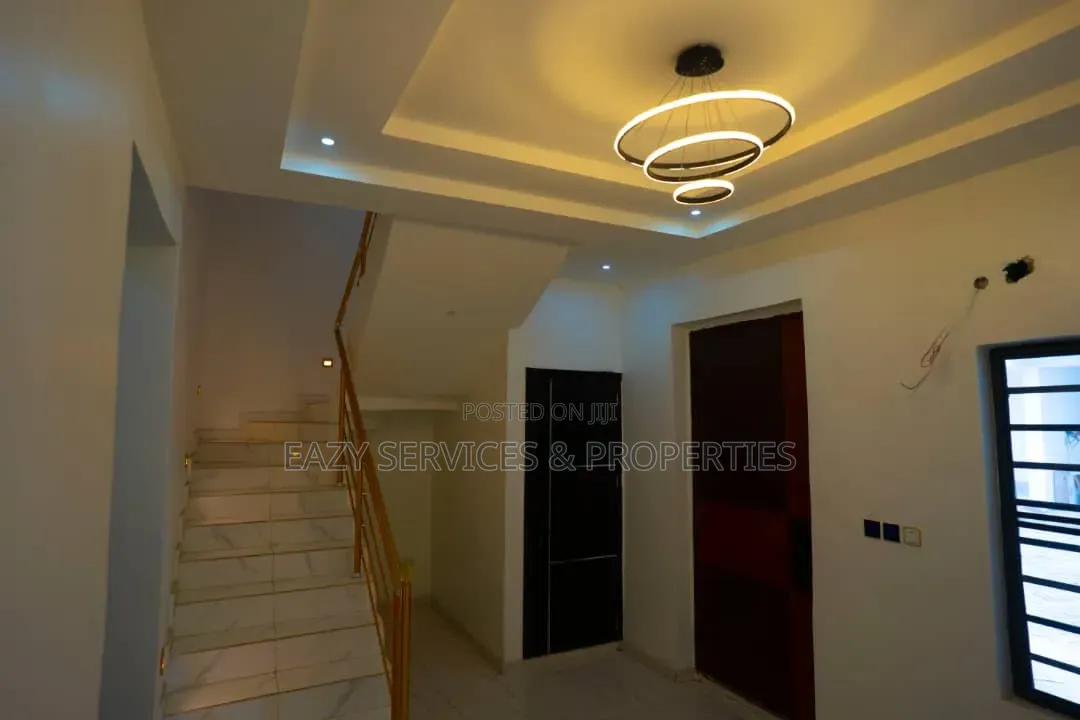 4bdrm Duplex in Gated And Secured, Chevron for sale