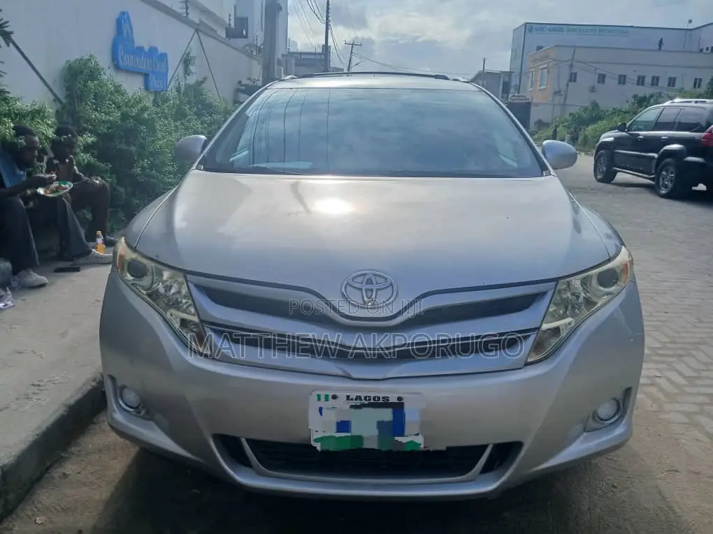 Toyota Venza 2010 Silver