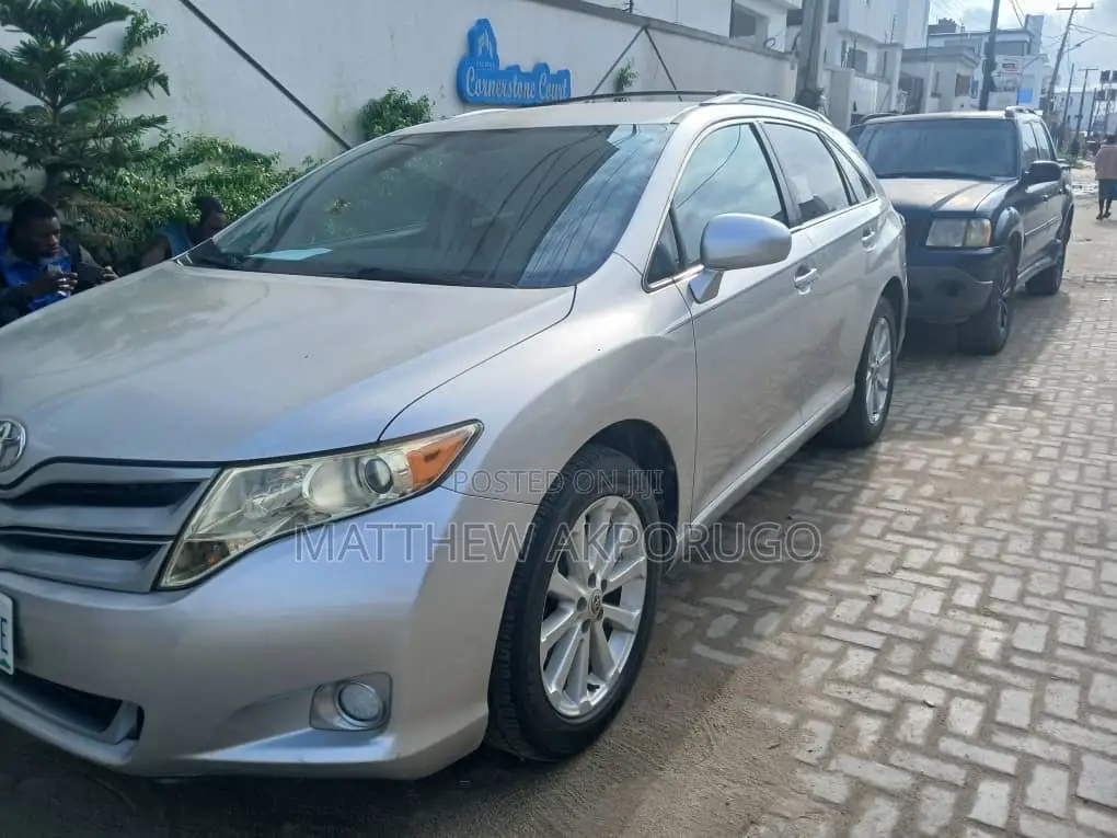 Toyota Venza 2010 Silver