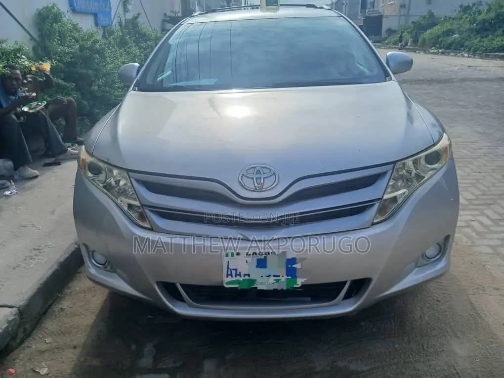 Toyota Venza 2010 Silver