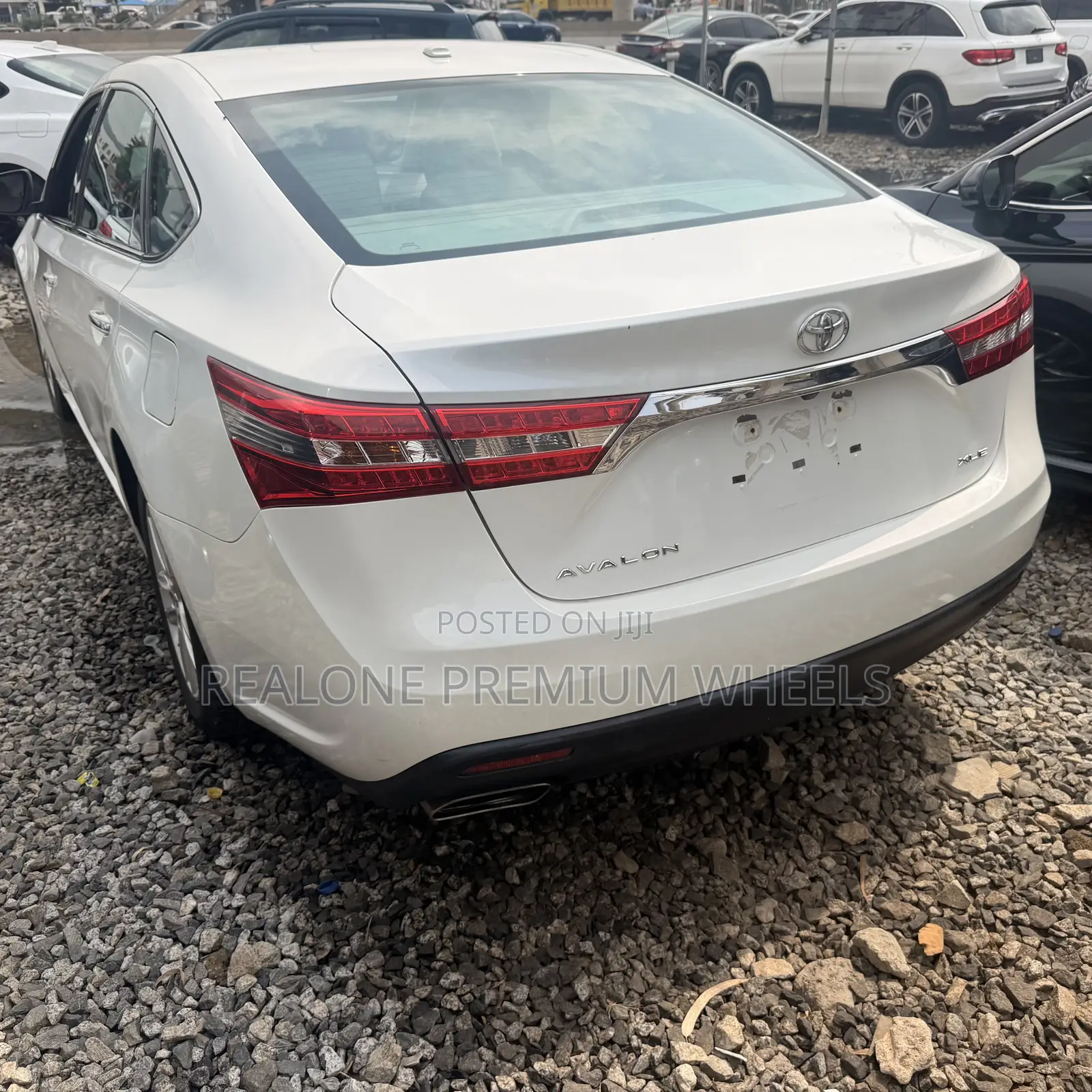 Toyota Avalon XLE Premium 4dr Sedan (3.5L 6cyl 6A) 2015 White