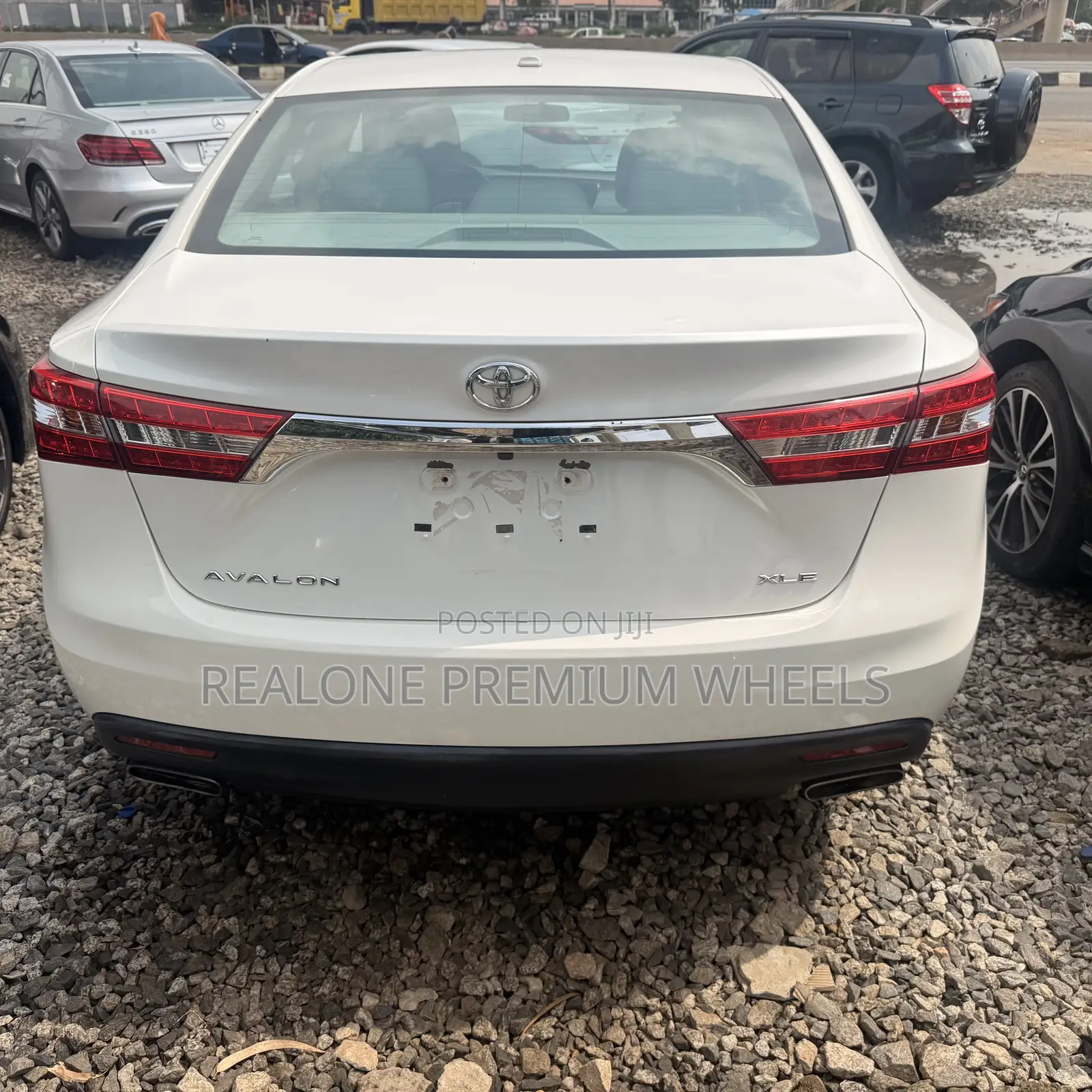 Toyota Avalon XLE Premium 4dr Sedan (3.5L 6cyl 6A) 2015 White