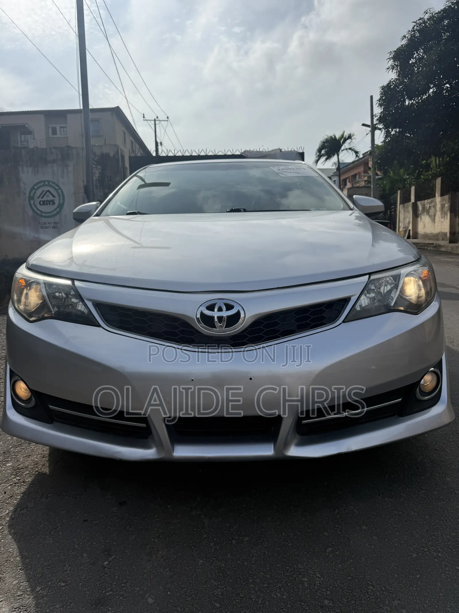 Toyota Camry SE 4dr Sedan (2.5L 4cyl 6A) 2013 Silver