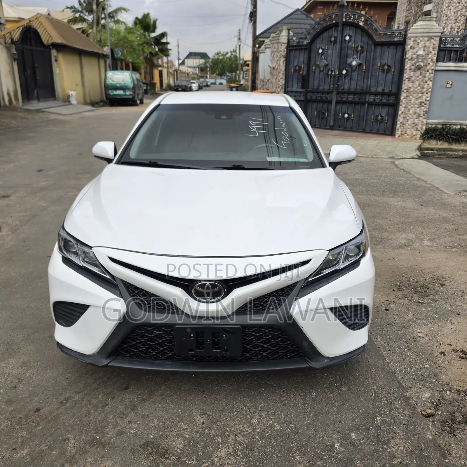 Toyota Camry 2018 White