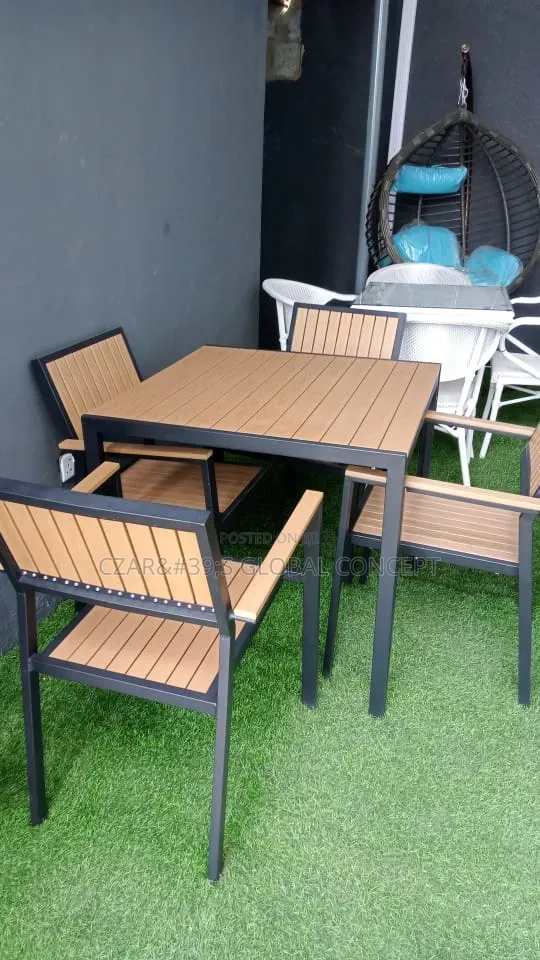 Classy Wooden Restaurant and Bar 4 Seater Dining Set With Metal Frame