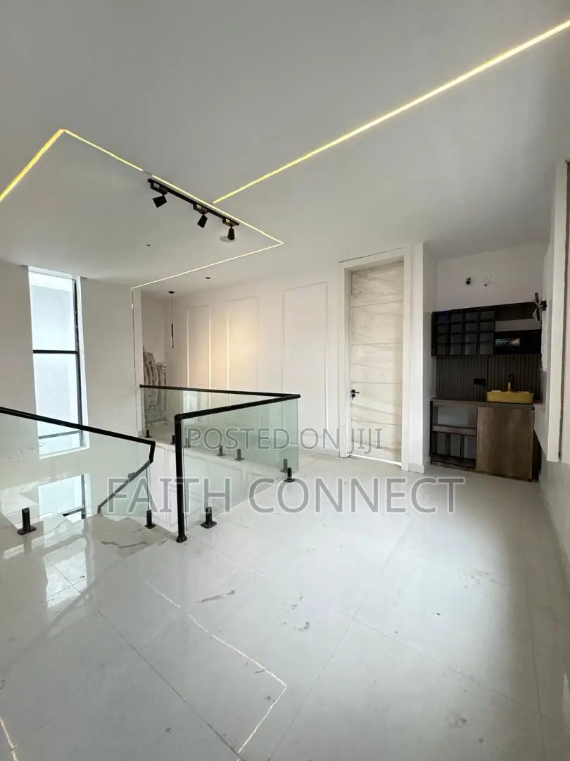 6bdrm Duplex in Ajah for sale