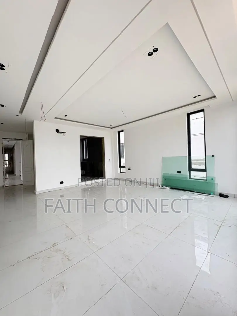 6bdrm Duplex in Ajah for sale