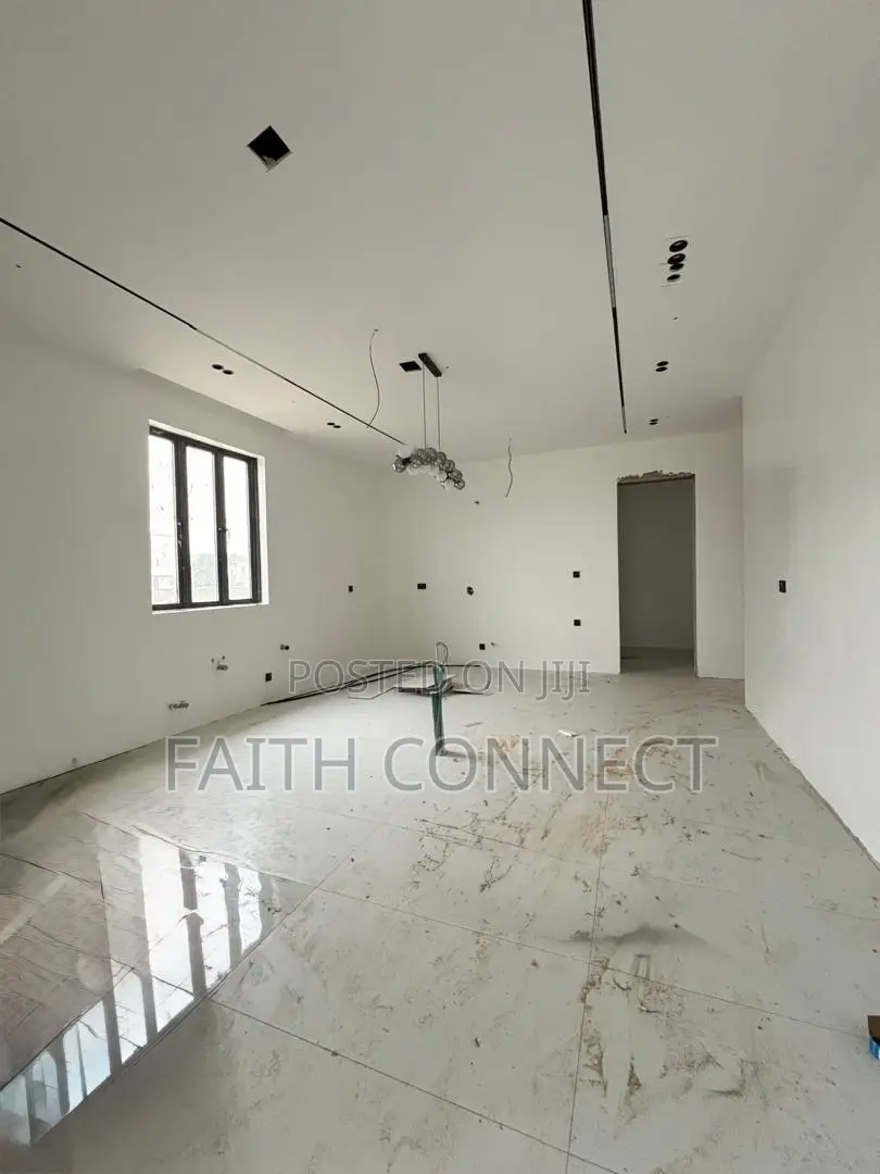 6bdrm Duplex in Ajah for sale