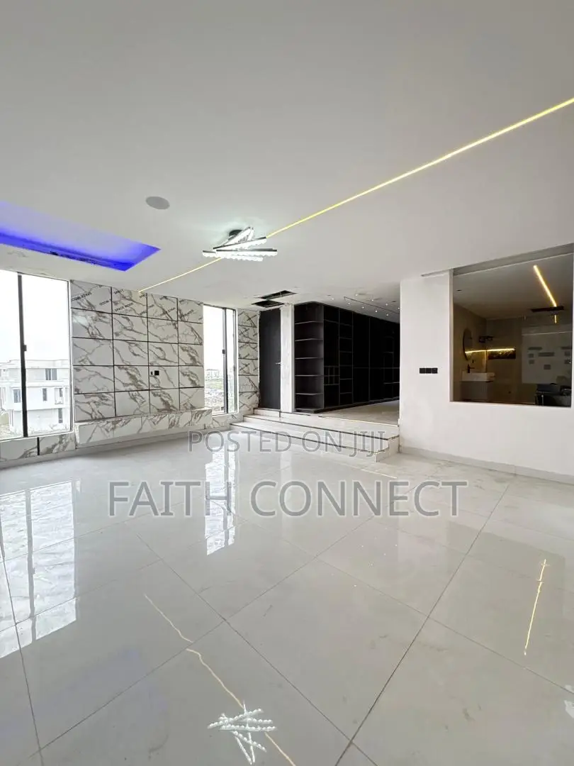 5bdrm Duplex in Ajah for sale