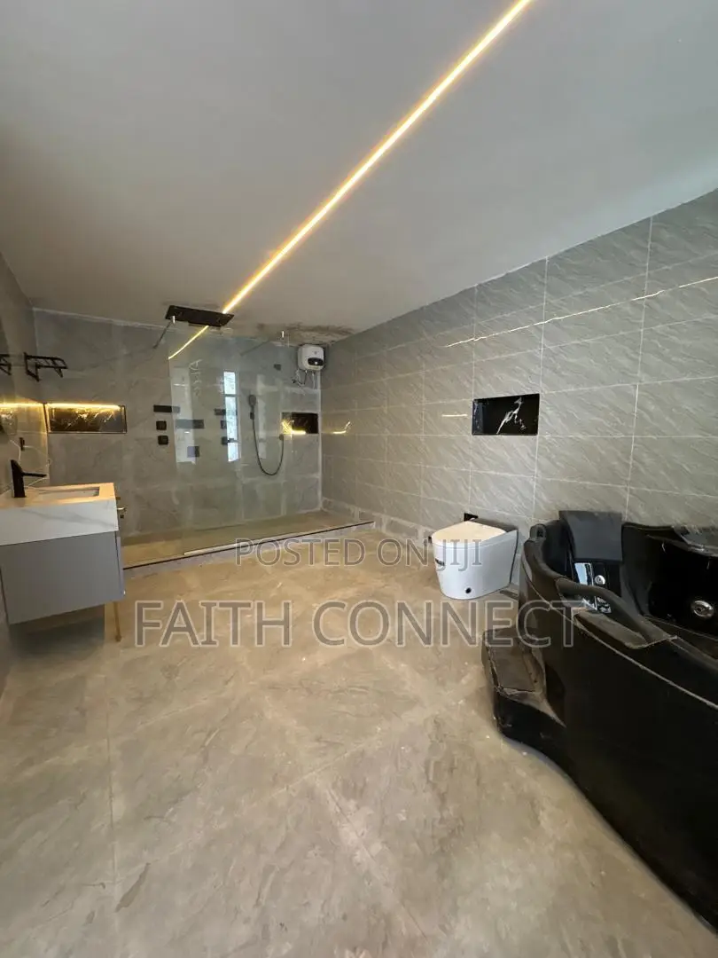5bdrm Duplex in Ajah for sale