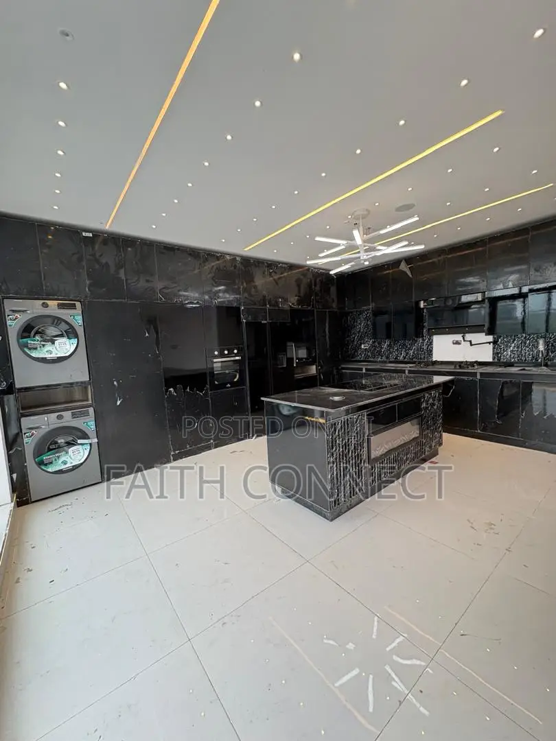 5bdrm Duplex in Ajah for sale